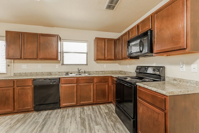 Building Photo - 7002 Heathers Way