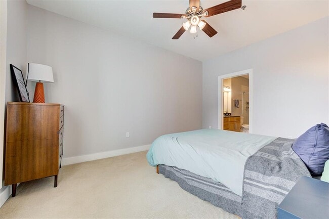 Building Photo - 444 N Central Ave