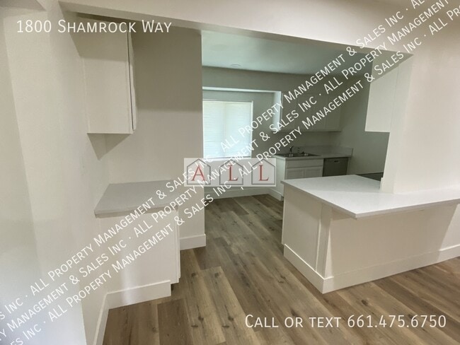 Building Photo - 1800 Shamrock Wy