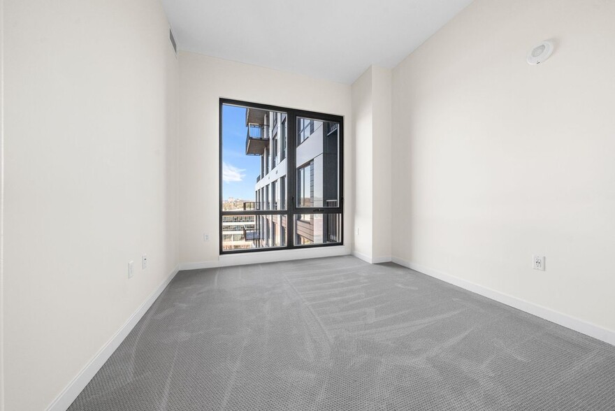 Building Photo - 255 W Falls Station Blvd