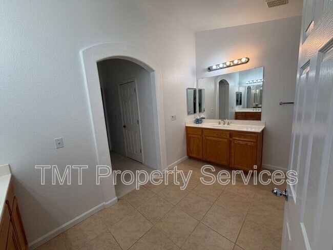 Building Photo - 70 Jade Tree Cir