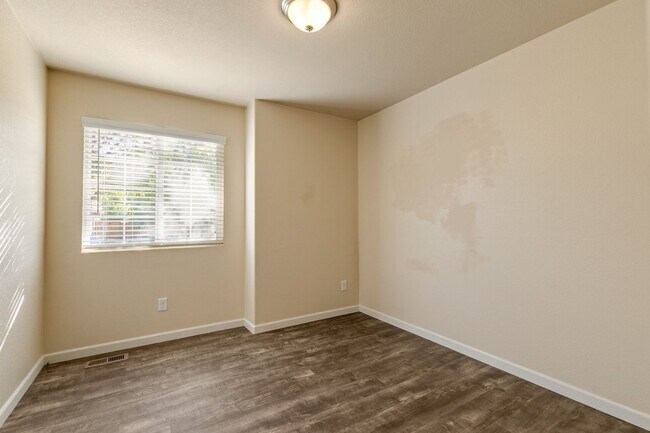 Building Photo - 2235 Sopris Cir