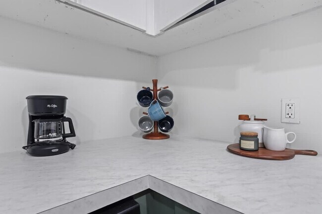 Building Photo - 603 2nd St S