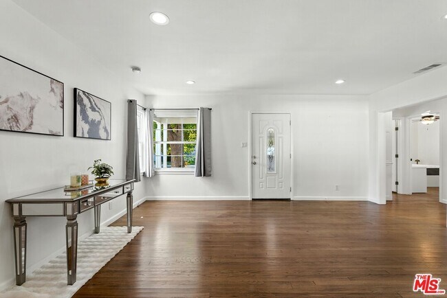 Building Photo - 7020 Bertrand Ave