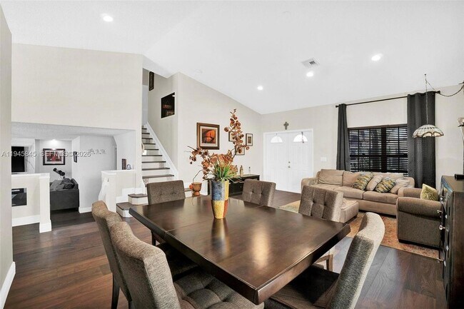 Building Photo - 18071 Clear Brook Cir