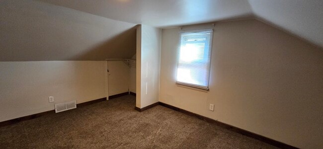 Building Photo - 4924 Hipp St