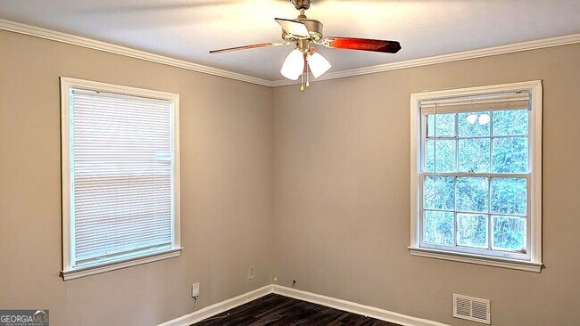 Building Photo - 2710 Riverview Rd