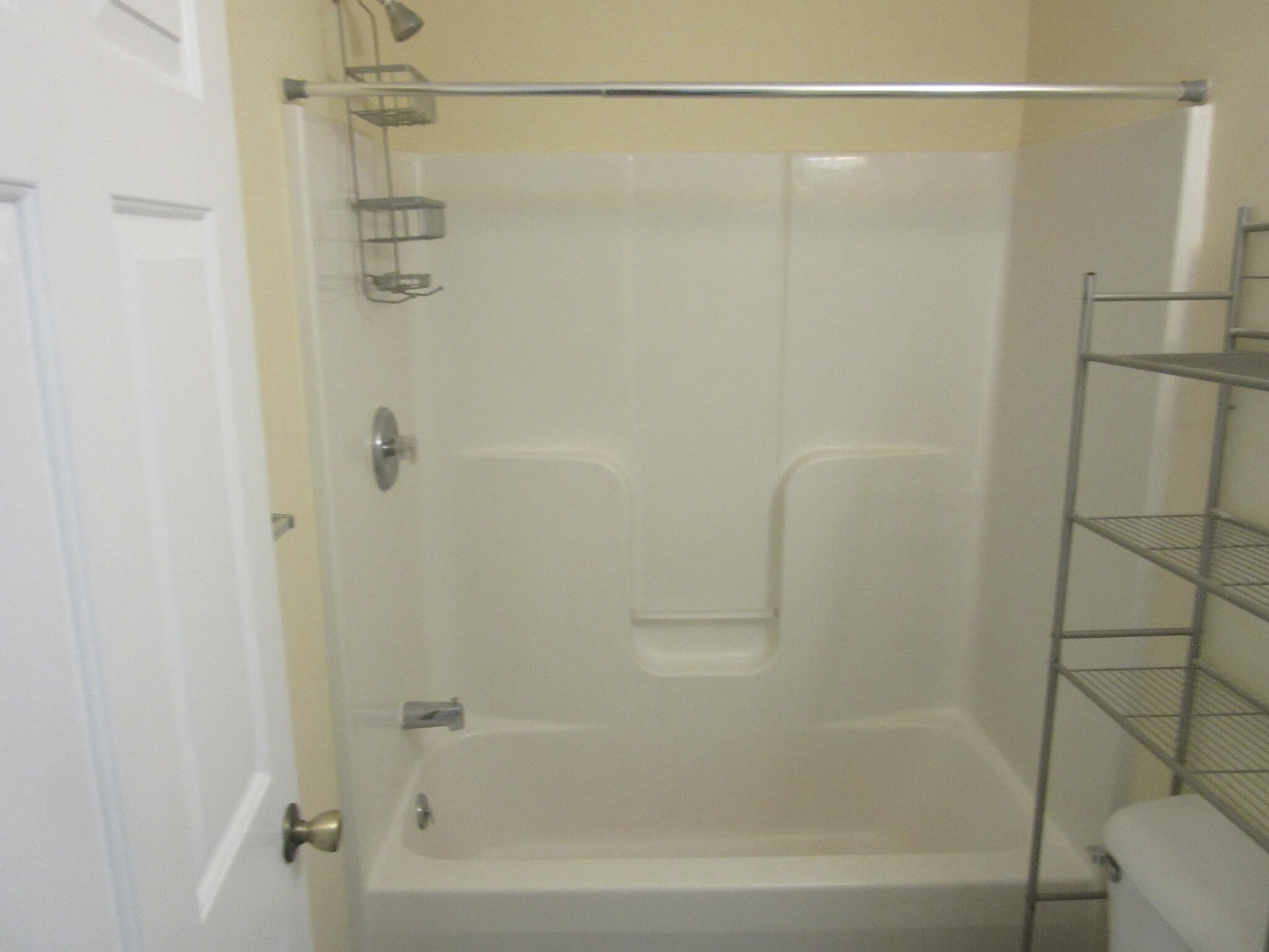 Master Bathroom Shower/Tub Combo - 6443 Charles Snider Rd