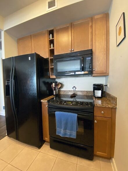 Building Photo - 130 N Garland Ct