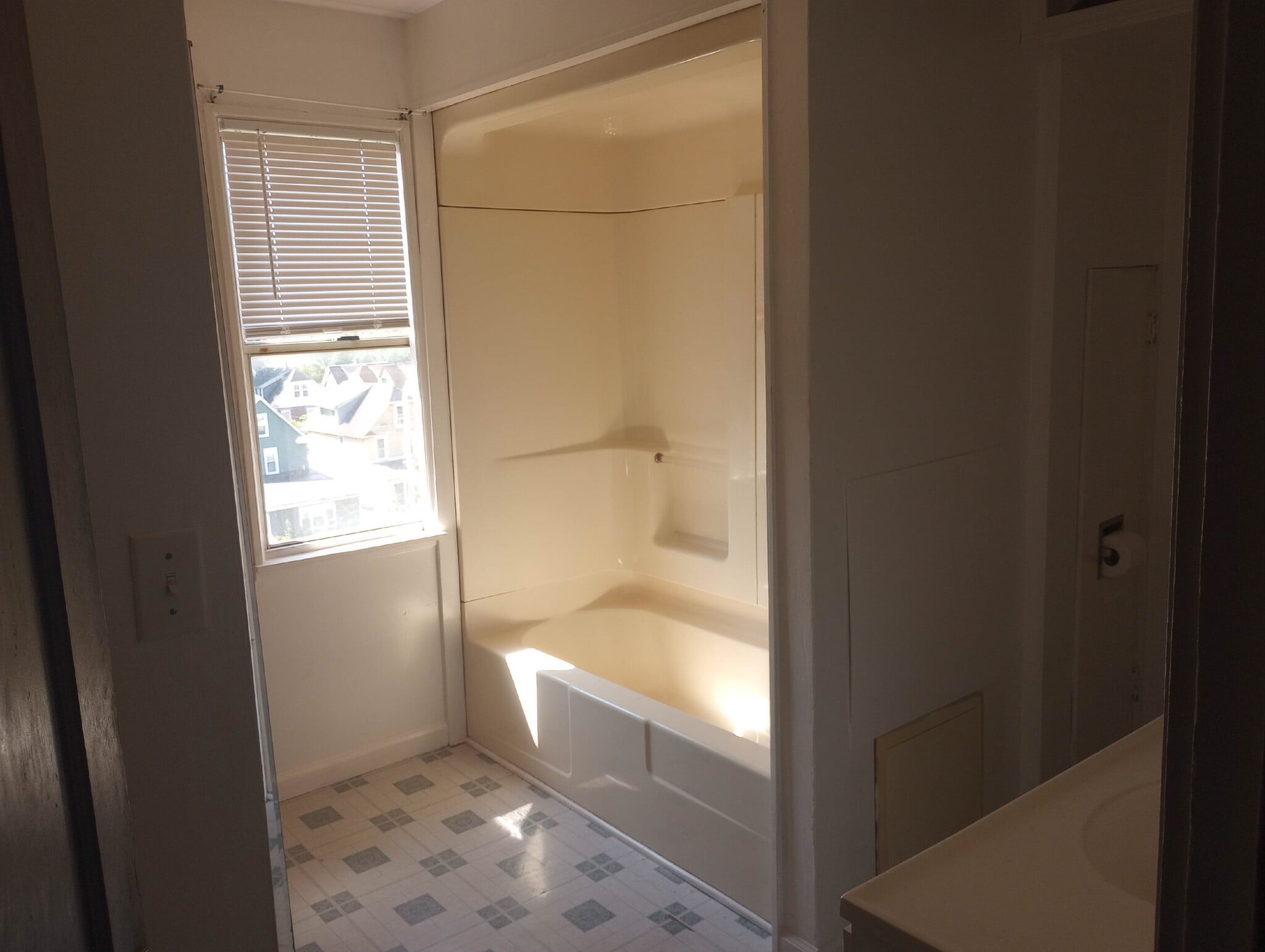 BATHROOM - 105 Maryland Ave