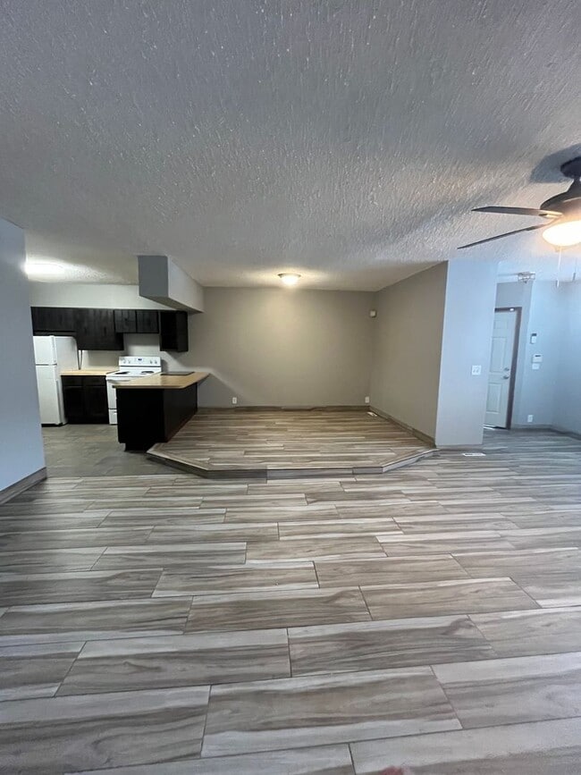 Building Photo - Beautiful 3 bedroom 1 bathroom house in Minneapolis