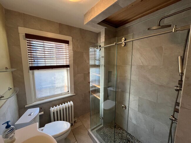 Building Photo - 2268 Shady Ave