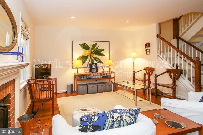 Building Photo - 3009 20th Ct S