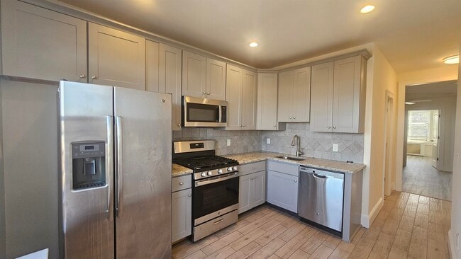 Building Photo - 9103 Bergenwood Ave