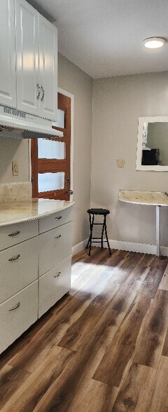 Primary Photo - 200 Raymond St
