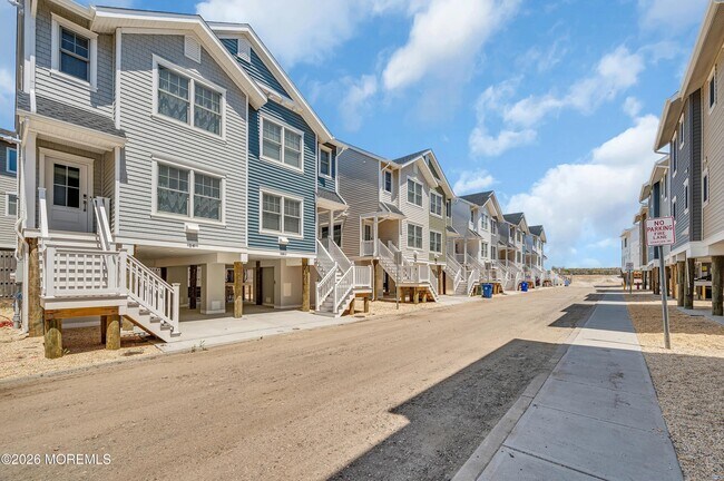 Building Photo - 16 Elder St