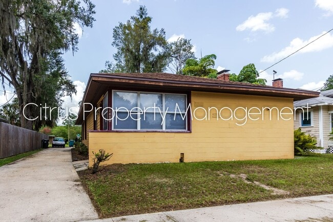 Building Photo - Charming Duplex in Mills 50 District