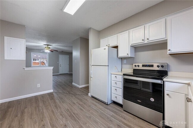 Building Photo - 160 N 4th St