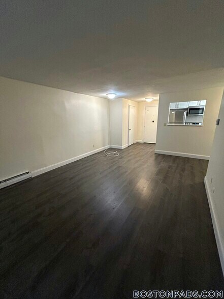 Building Photo - 122 Dustin St