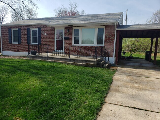 Porch/Front door entry - 524 Laven del Ln
