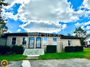 Building Photo - 522 Denmark Dr