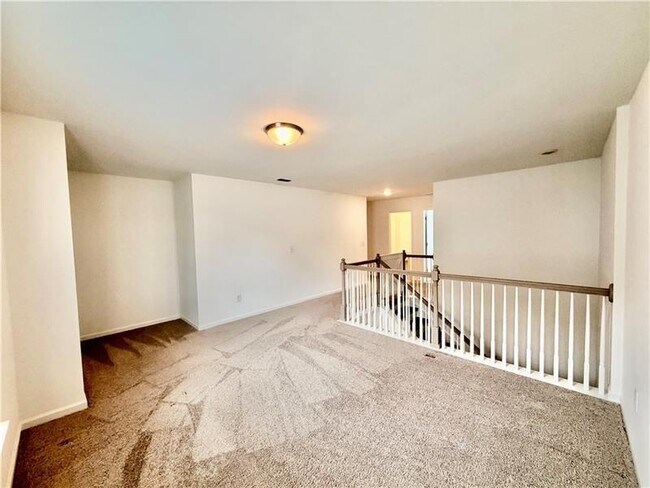 Building Photo - 215 Foxhill Dr