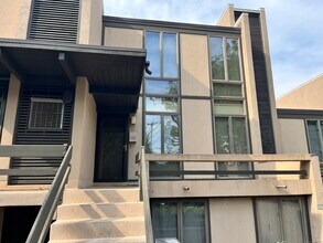 Building Photo - 285 Greene St