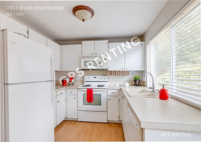 Building Photo - 17813 Brook Blvd