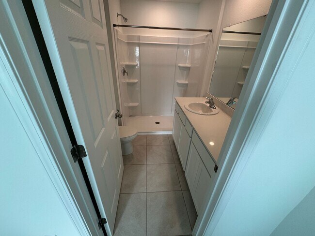 Building Photo - 2/2.5 New Townhome Available