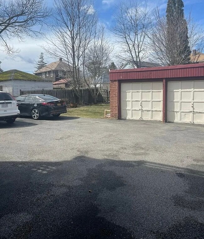 Building Photo - 38-40 Apthorp St