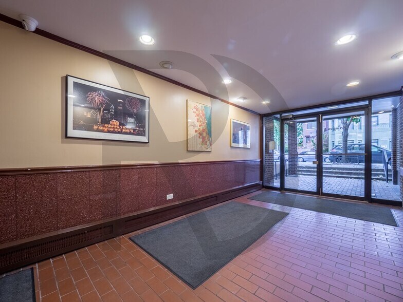 Building Photo - 563 W Arlington Pl