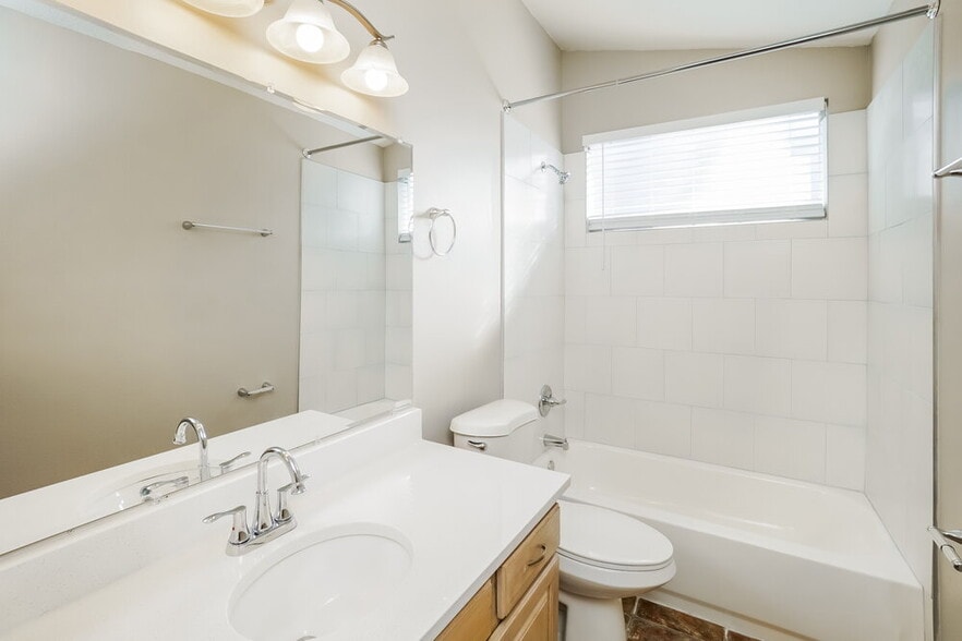 Building Photo - 10415 Copperwood Dr