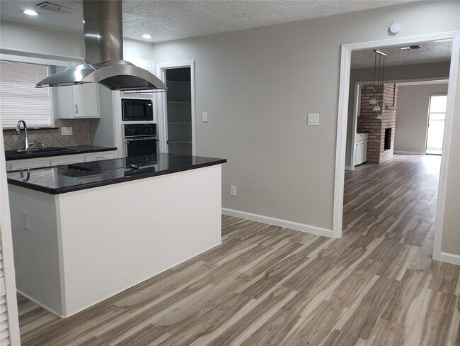 Building Photo - 9122 Chesney Downs Dr