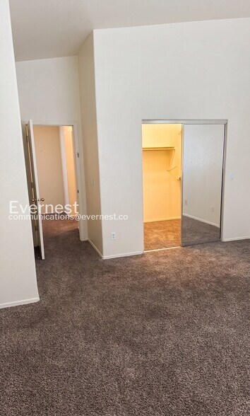 Building Photo - 2542 W Sunstar Pl