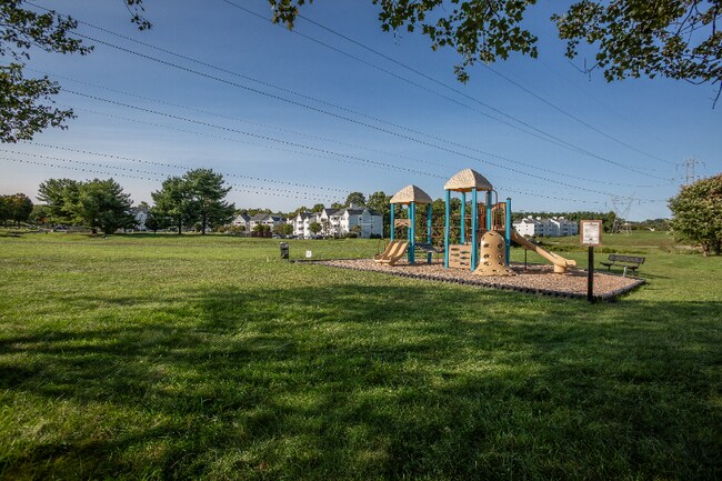 Building Photo - 8358 Montgomery Run Rd