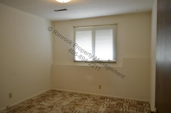 Building Photo - 4 Bedroom Heights Home