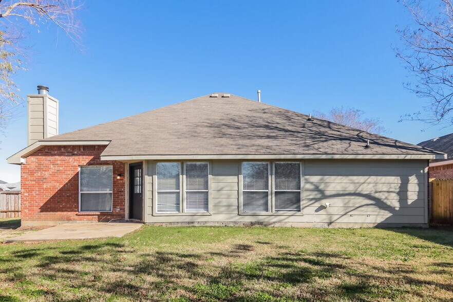 Building Photo - 133 Pinion Ln
