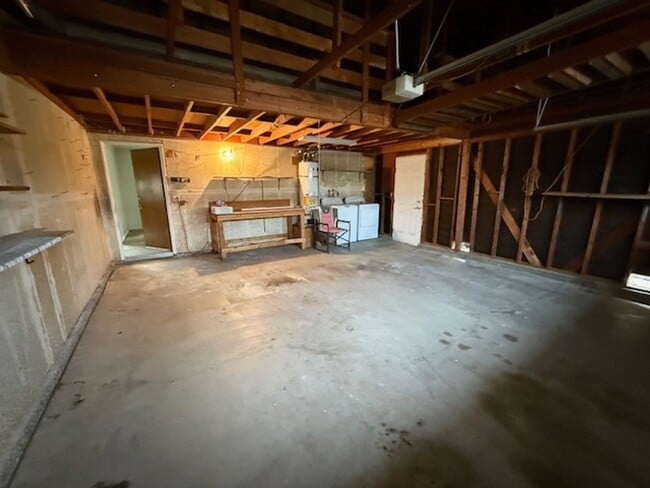 Building Photo - ***READY FOR IMMEDIATE OCCUPANCY*** 3BD/2.5BA HOME IN ARTESIA***
