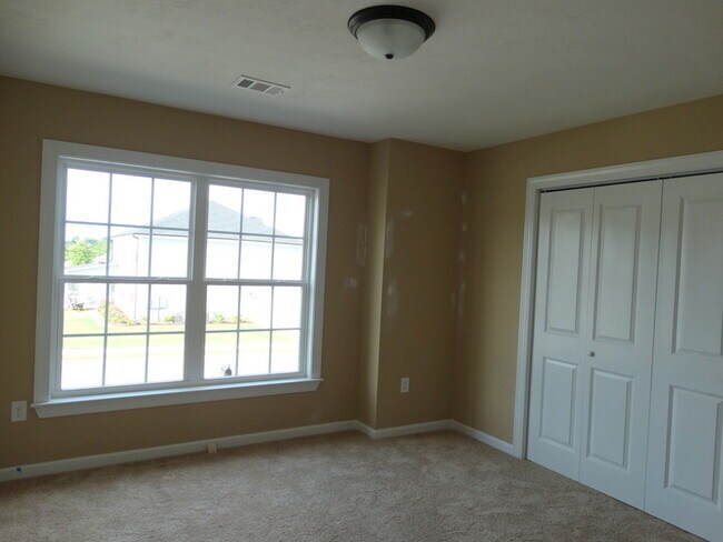 Building Photo - 1033 Ardrey Cir