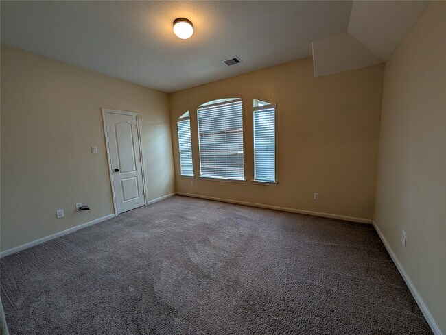 Building Photo - 6614 Hunters Creek Ln