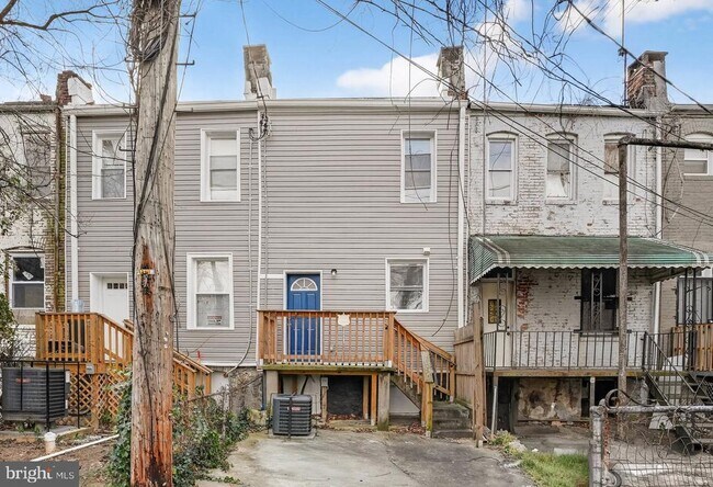 Building Photo - 2942 Arunah Ave