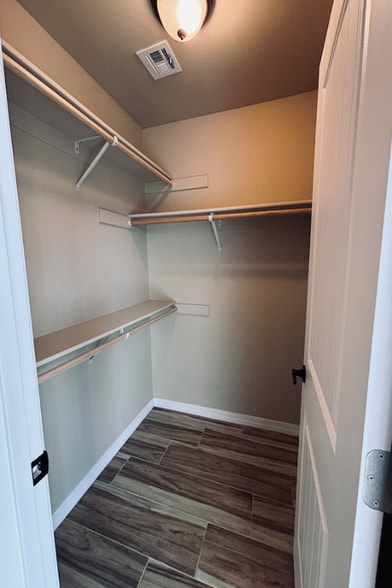 Building Photo - 495 S 16th Ave