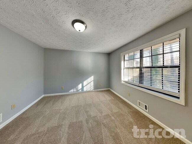 Building Photo - 135 Stephens Dr