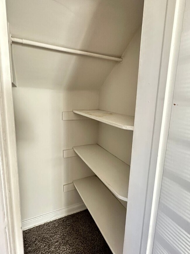 Building Photo - 2800 Woodpipe Ln