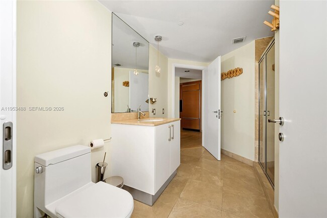 Building Photo - 450 Alton Rd