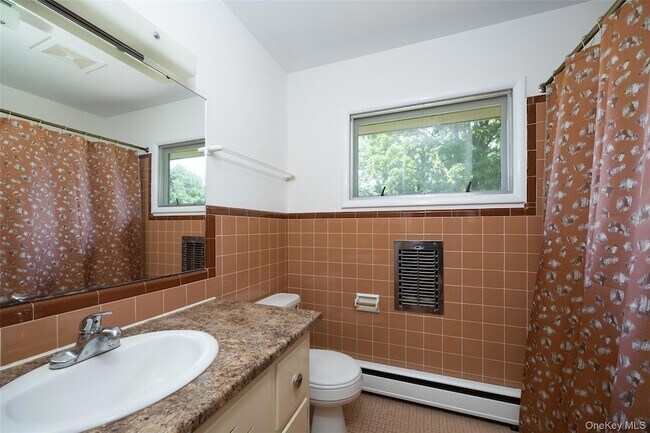 Building Photo - 2108-2110 New Hackensack Road Unit