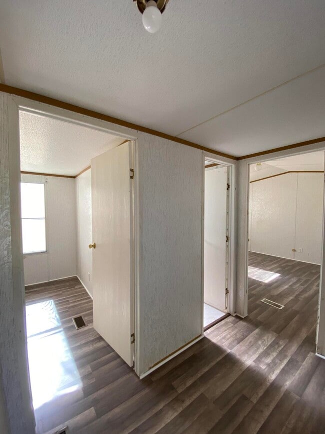 Building Photo - 5 Lacour Ln