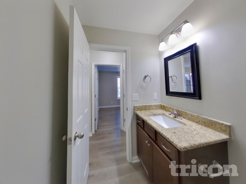 Building Photo - 504 Aurelia Lynn Dr