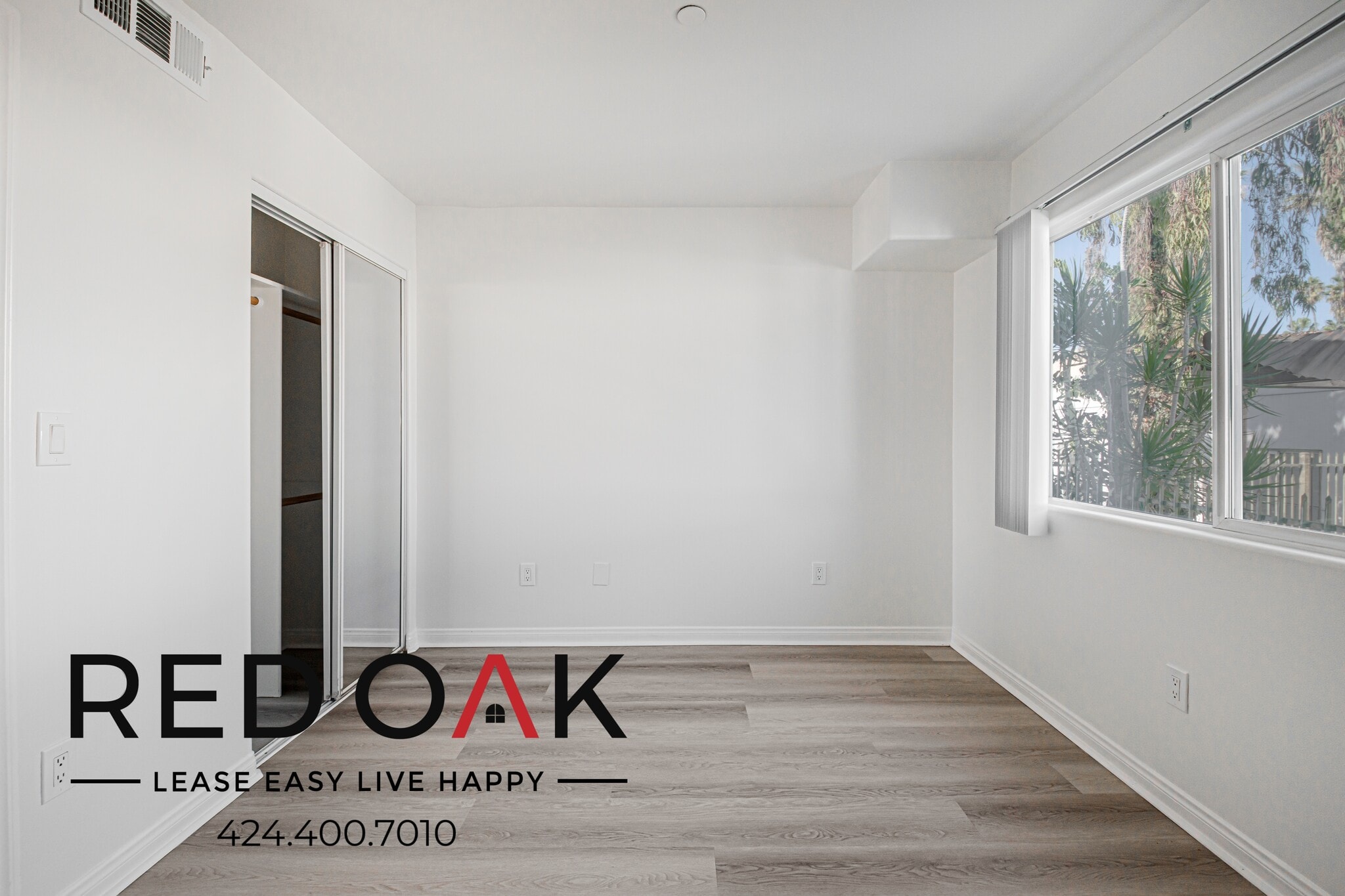 Building Photo - 326 S Westlake Ave