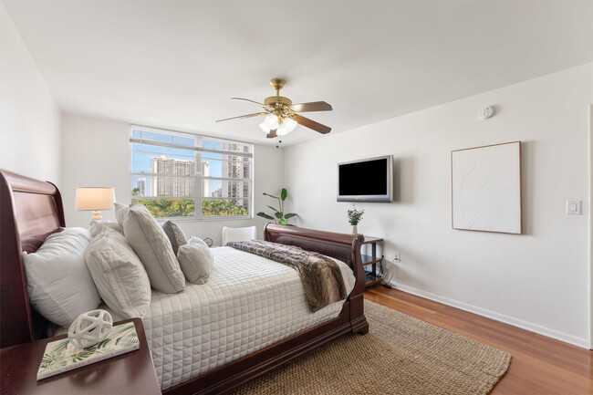 Building Photo - 2851 NE 183rd St